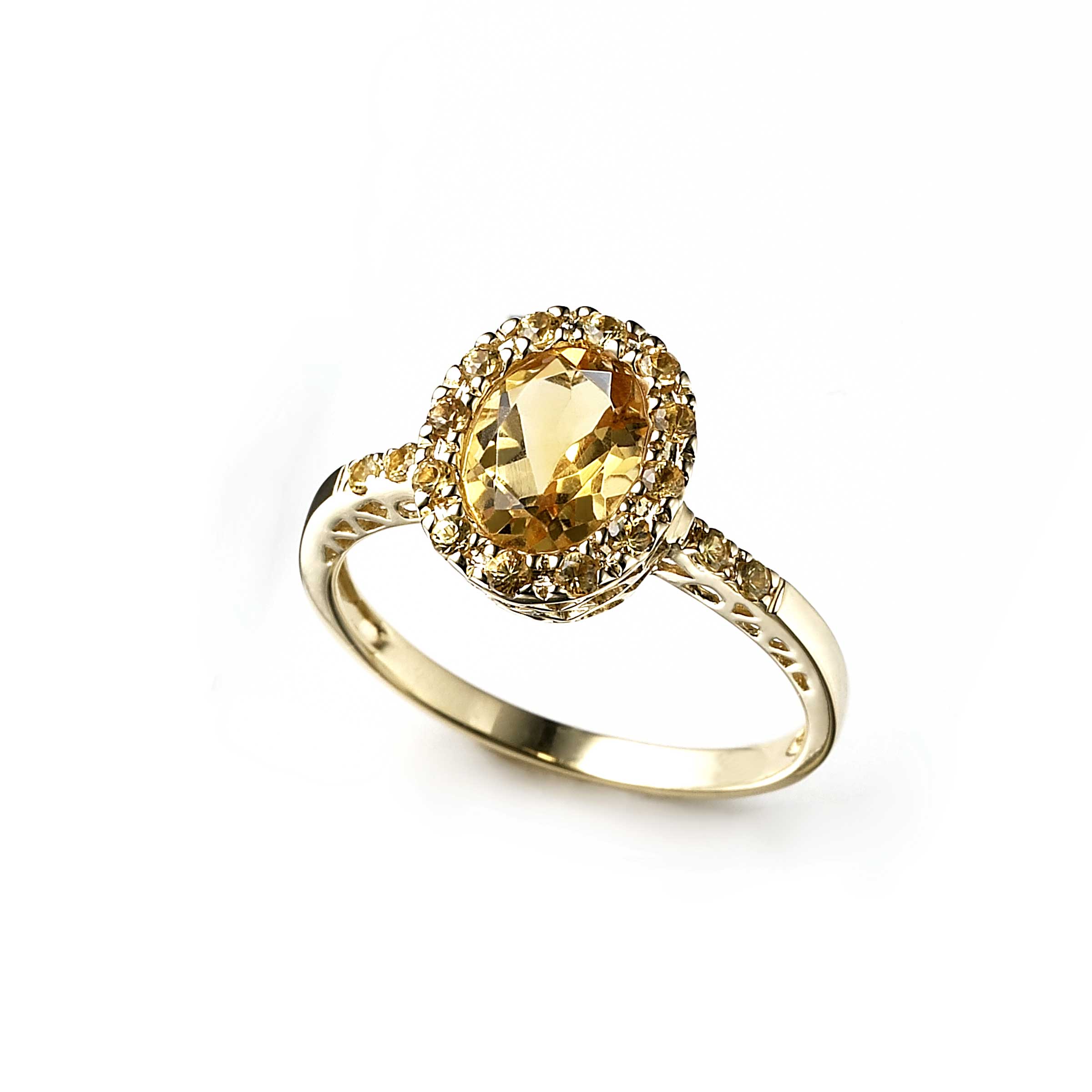 8 Best Yellow Sapphire Engagement Rings of the Year