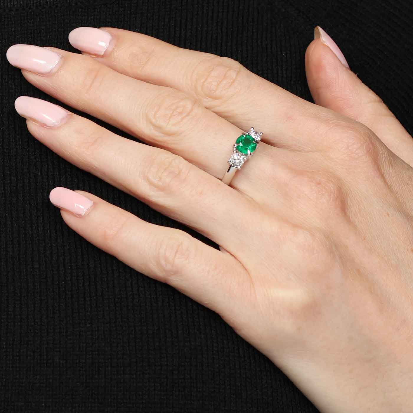 4 carat Green Emerald & Diamond Halo Ring 14K White Gold | Marctarian